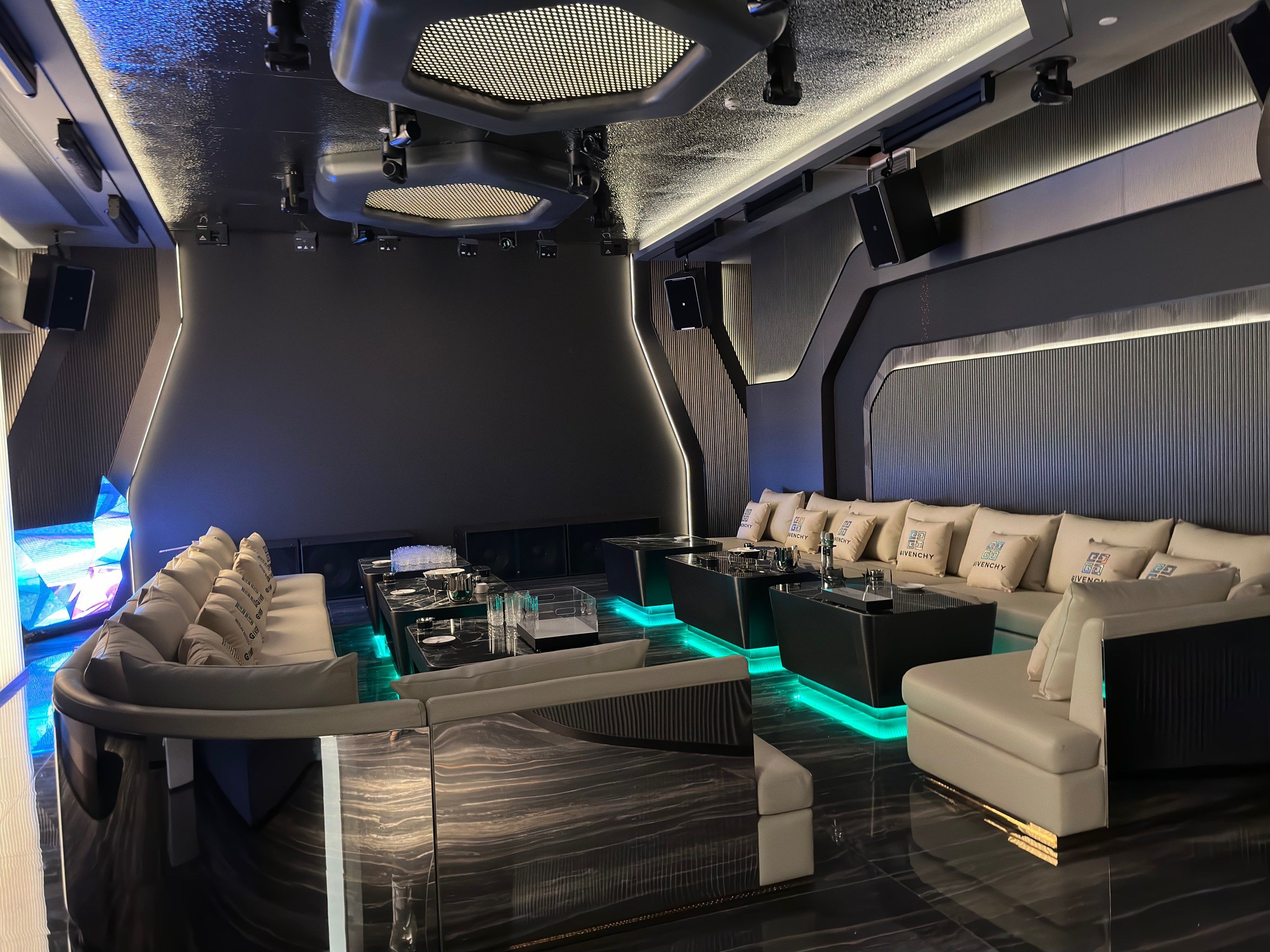 保定商务KTV：划算还是不划算-安新县ktv预订